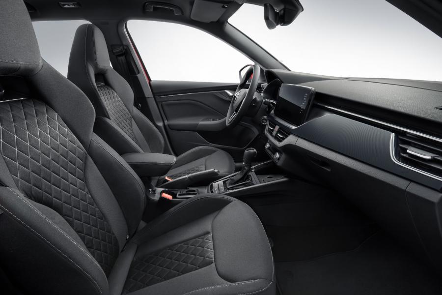Интерьер Skoda Kamiq 2019 года  (WW) (фото 8 из 217)